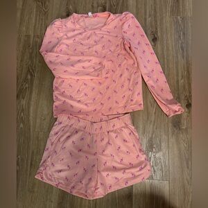Lilly Pulitzer Jansen Sweatshirt and matching shorts .  Peach Hyacinth medium